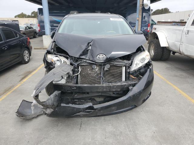 Photo 5 from auction – 2017 TOYOTA SIENNA LE with VIN 5TDKZ3DC6HS861969