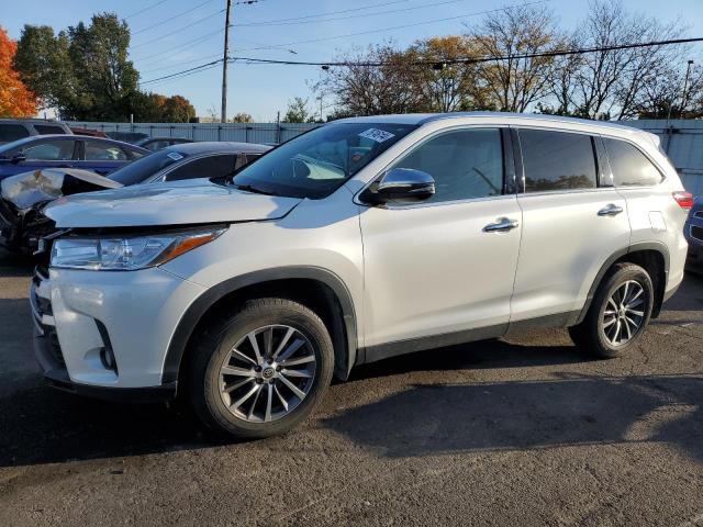Photo 1 from auction – 2019 TOYOTA HIGHLANDER with VIN 5TDJZRFH6KS628107