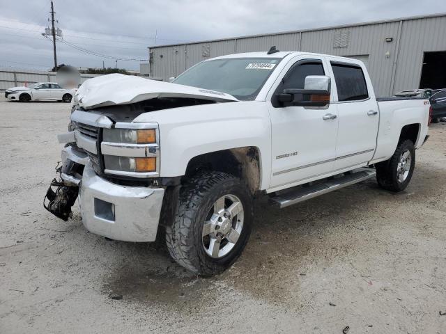 CHEVROLET SILVERADO 2015 with VIN 1GC1KWE81FF647500 - Photo from auction