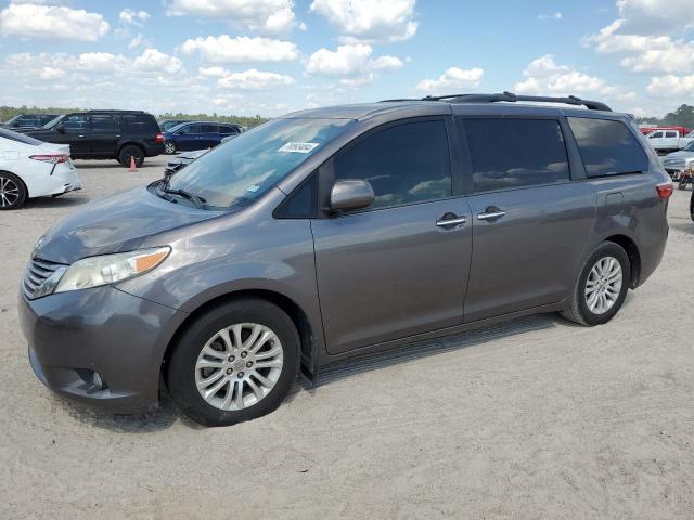 TOYOTA SIENNA XLE 2015 with VIN 5TDYK3DC9FS552234 - Photo from auction