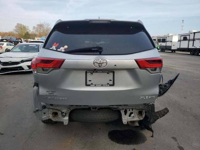 Photo 6 from auction – 2018 TOYOTA HIGHLANDER with VIN 5TDJZRFHXJS910572