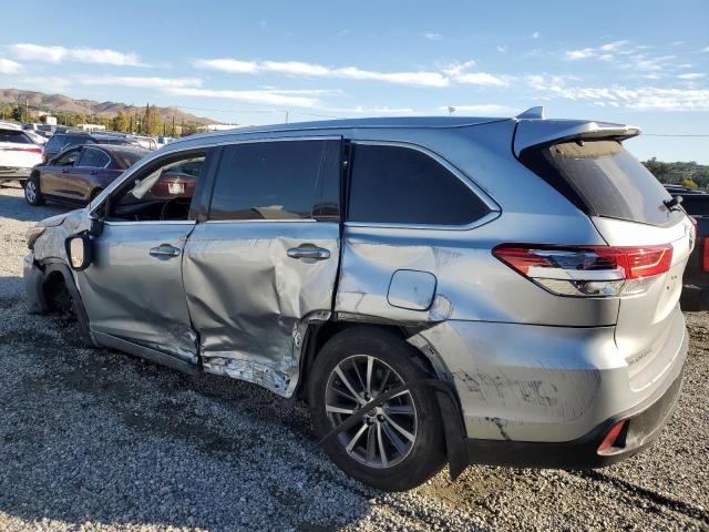 Photo 2 from auction – 2018 TOYOTA HIGHLANDER with VIN 5TDKZRFH2JS528590