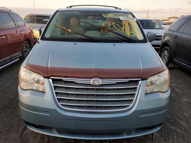 Photo 5 from auction – 2010 CHRYSLER TOWN & COU with VIN 2A4RR5D18AR241464
