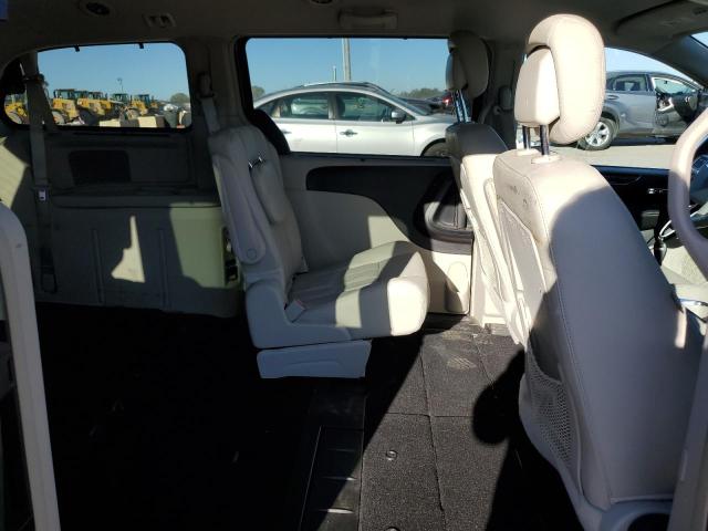 Снимка 11 от търг – 2016 CHRYSLER TOWN & COU с VIN 2C4RC1BG1GR190888