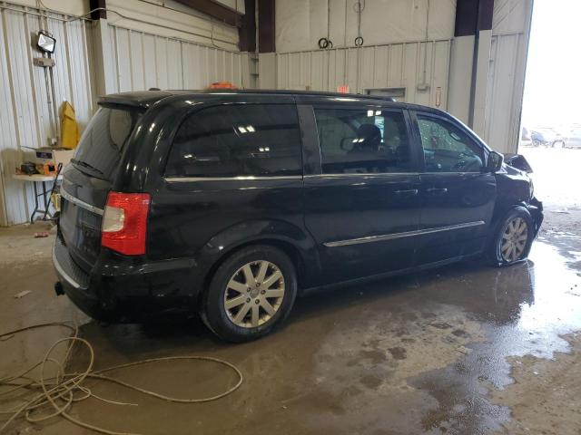 Photo 3 from auction – 2016 CHRYSLER TOWN & COU with VIN 2C4RC1BG2GR138279