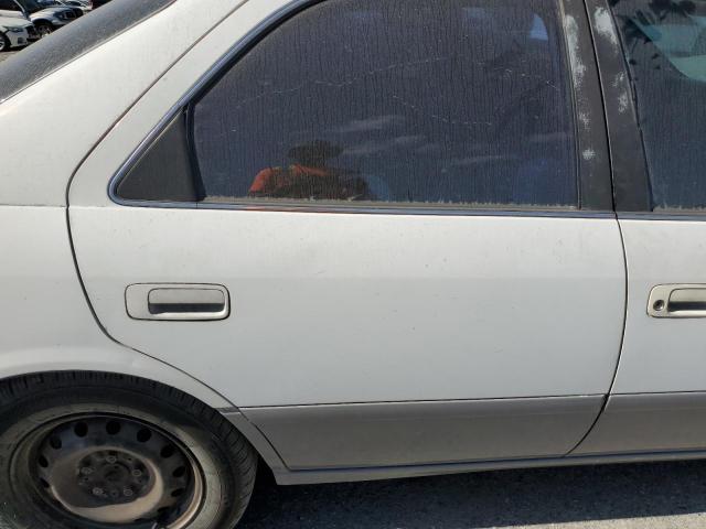 Photo 10 from auction – 2000 TOYOTA CAMRY CE with VIN 4T1BG22K0YU969991