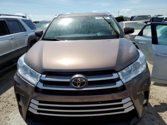 Photo 5 from auction – 2017 TOYOTA HIGHLANDER with VIN 5TDKZRFH5HS234305