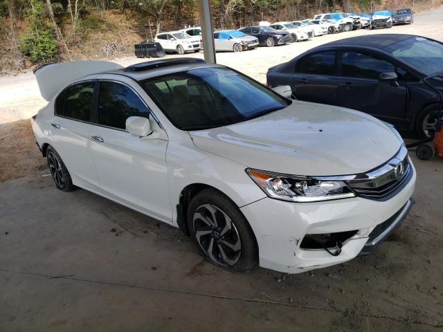 Photo 4 from auction – 2017 HONDA ACCORD with VIN 1HGCR2F71HA157420