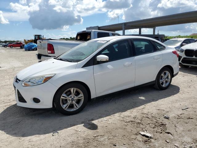 FORD FOCUS SE 2014 مع رقم تعريف المركبة 1FADP3F21EL336761 - صورة من المزاد