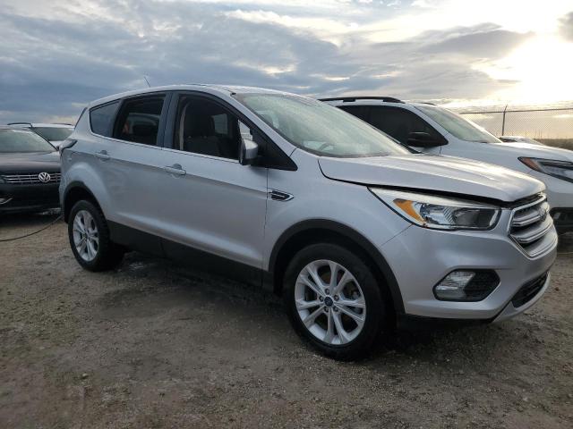 Photo 4 from auction – 2017 FORD ESCAPE SE with VIN 1FMCU0GD7HUB19691