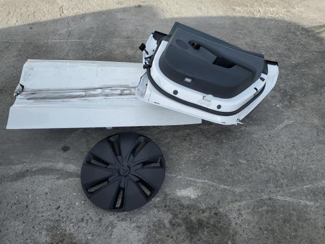 Снимка 12 от търг – 2024 TESLA MODEL 3 с VIN 5YJ3E1EA4RF784896