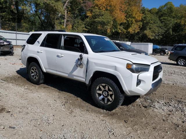 Photo 4 from auction – 2019 TOYOTA 4RUNNER SR with VIN JTEBU5JR7K5682951