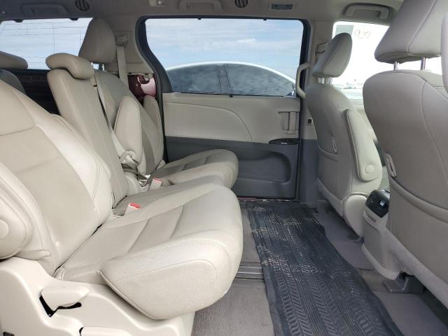 Photo 11 from auction – 2015 TOYOTA SIENNA XLE with VIN 5TDYK3DC3FS563150