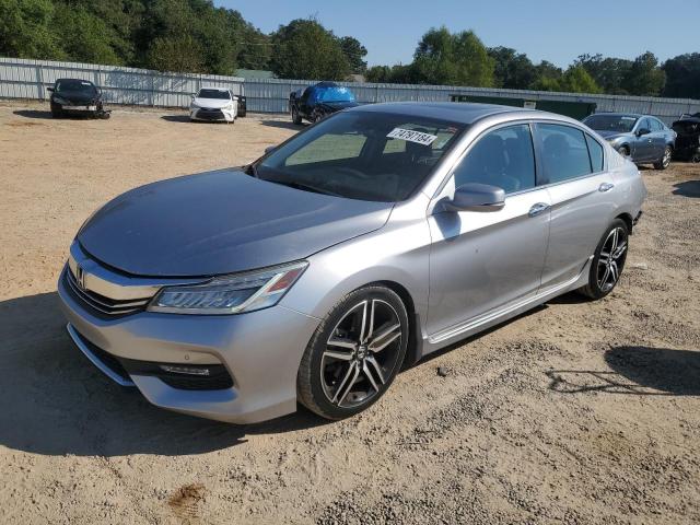 Photo 1 from auction – 2017 HONDA ACCORD TOU with VIN 1HGCR3F96HA041024