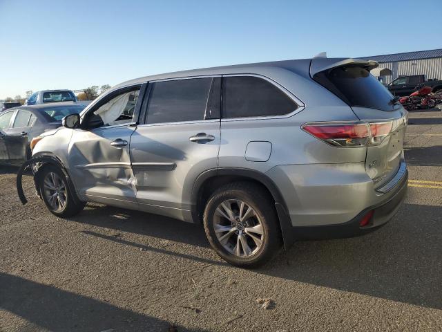 Photo 2 from auction – 2016 TOYOTA HIGHLANDER with VIN 5TDBKRFH5GS296628