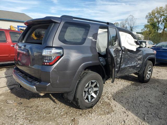 Photo 3 from auction – 2020 TOYOTA 4RUNNER SR with VIN JTEBU5JR2L5746962