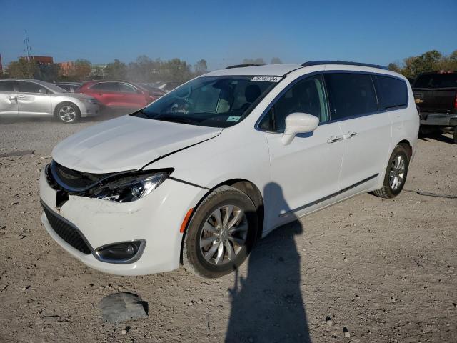 CHRYSLER PACIFICA T 2019 with VIN 2C4RC1BG0KR685785 - Photo from auction