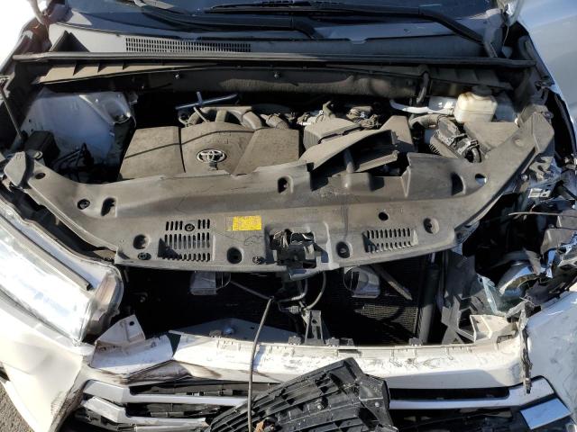 Photo 12 from auction – 2018 TOYOTA HIGHLANDER with VIN 5TDBZRFH3JS489654