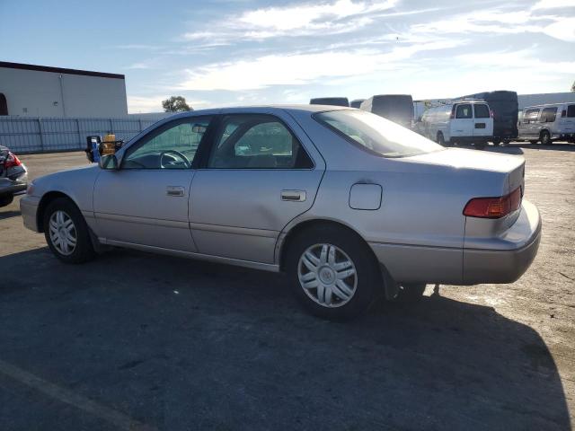 Photo 2 from auction – 2001 TOYOTA CAMRY CE with VIN 4T1BG28K51U047746