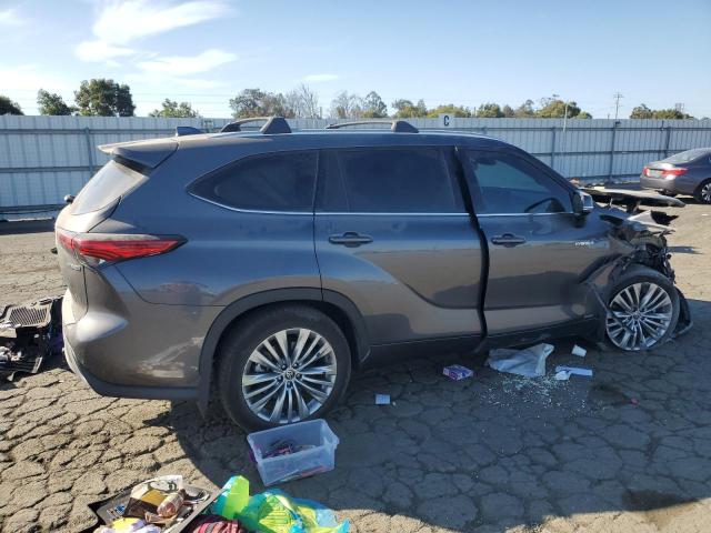 Photo 3 from auction – 2021 TOYOTA HIGHLANDER with VIN 5TDEBRCH9MS029814