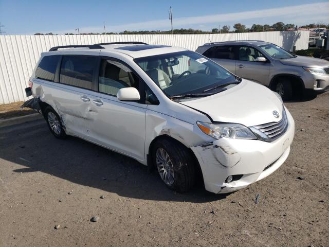 Photo 4 from auction – 2016 TOYOTA SIENNA XLE with VIN 5TDYK3DC2GS711225