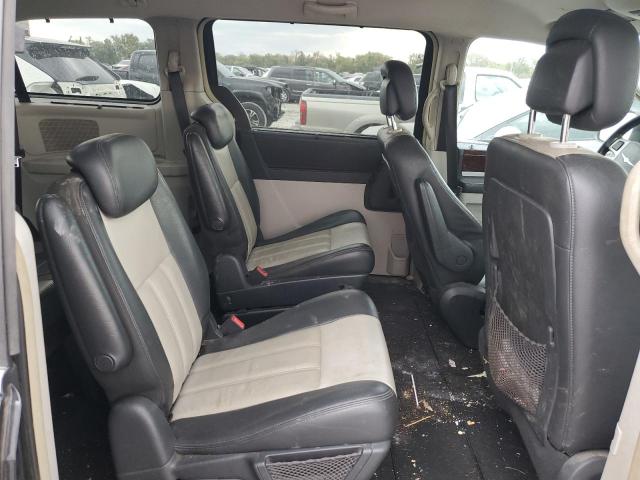 Photo 11 from auction – 2010 CHRYSLER TOWN & COU with VIN 2A4RR8D16AR320617