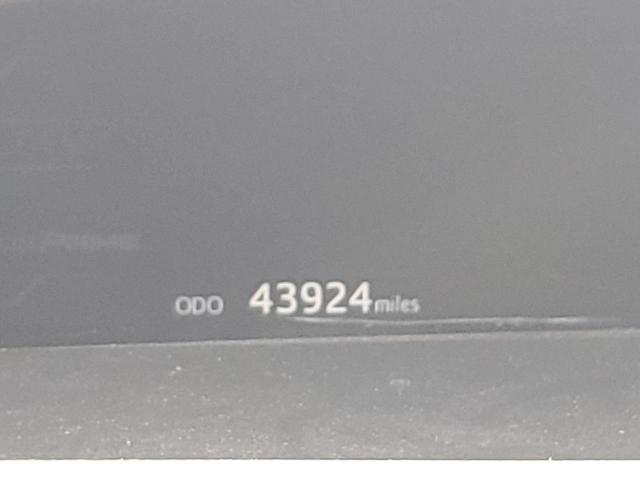 Photo 9 from auction – 2018 TOYOTA PRIUS PRIM with VIN JTDKARFP3J3098066