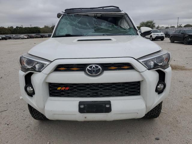 Photo 5 from auction – 2018 TOYOTA 4RUNNER SR with VIN JTEBU5JR9J5607781