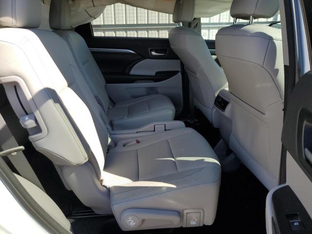 Photo 11 from auction – 2017 TOYOTA HIGHLANDER with VIN 5TDDGRFH2HS031077