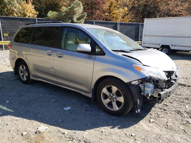 Photo 4 from auction – 2018 TOYOTA SIENNA LE with VIN 5TDKZ3DC0JS958476