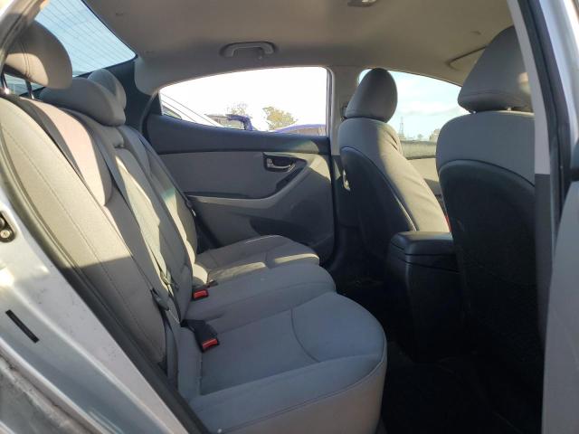 Photo 10 from auction – 2012 HYUNDAI ELANTRA GL with VIN 5NPDH4AE5CH072847