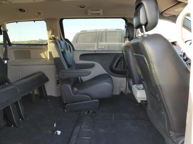 Photo 11 from auction – 2016 CHRYSLER TOWN & COU with VIN 2C4RC1BG7GR190328