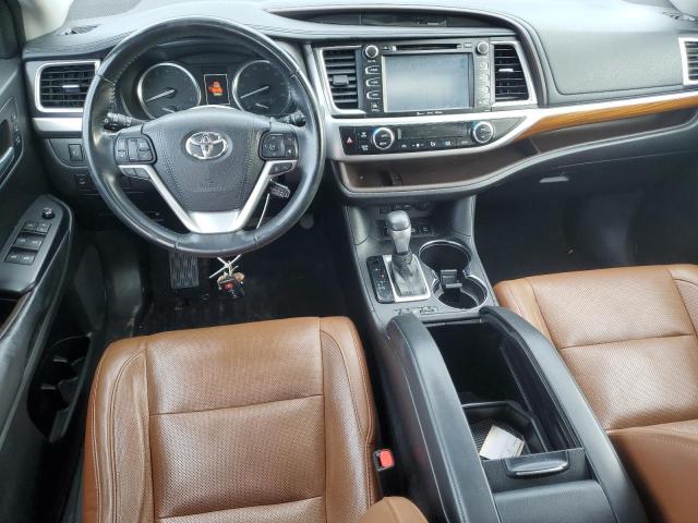 Снимка 8 от търг – 2017 TOYOTA HIGHLANDER с VIN 5TDDZRFH8HS424687