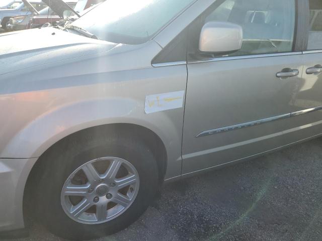 Photo 13 from auction – 2013 CHRYSLER TOWN & COU with VIN 2C4RC1BG4DR576961