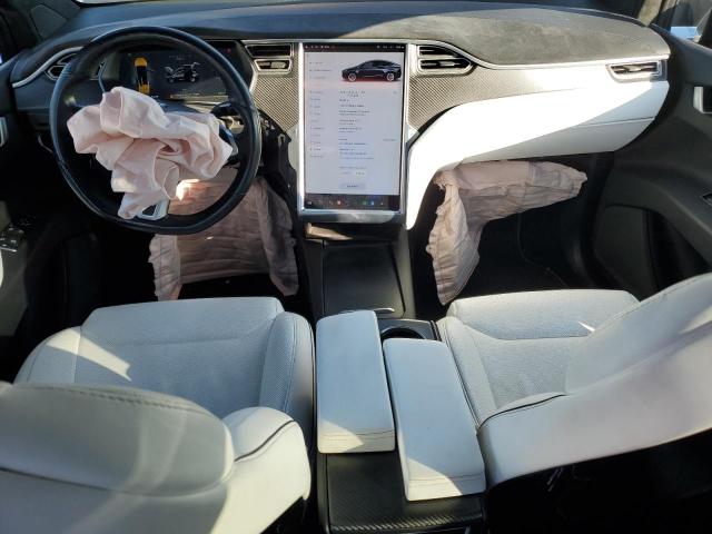 Photo 8 from auction – 2017 TESLA MODEL X with VIN 5YJXCDE28HF034899