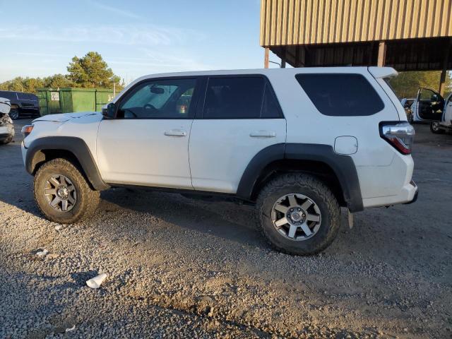 Photo 2 from auction – 2015 TOYOTA 4RUNNER SR with VIN JTEBU5JR7F5270163