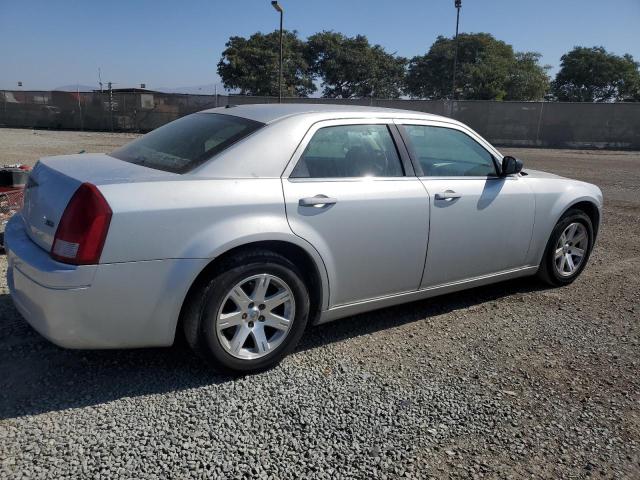 Photo 3 from auction – 2007 CHRYSLER 300 with VIN 2C3KA43R07H700456