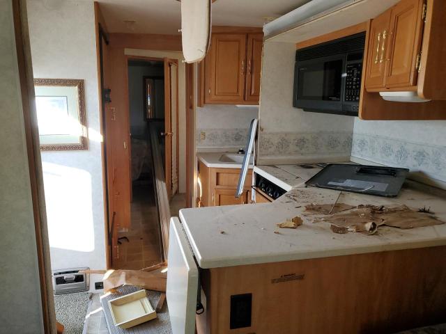Photo 6 from auction – 2005 WORKHORSE CUSTOM CHASSIS MOTORHOME with VIN 5B4MPA7G653405099