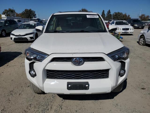 Photo 5 from auction – 2017 TOYOTA 4RUNNER SR with VIN JTEBU5JR9H5471646