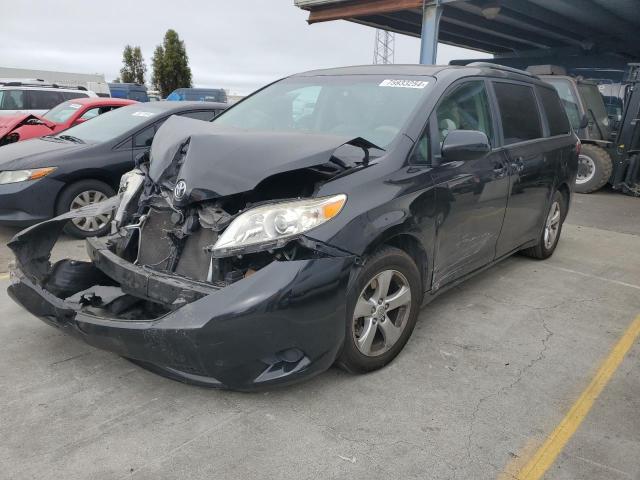 Photo 1 from auction – 2017 TOYOTA SIENNA LE with VIN 5TDKZ3DC6HS861969