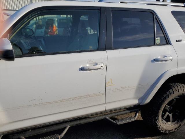 Photo 12 from auction – 2017 TOYOTA 4RUNNER SR with VIN JTEBU5JR6H5424008
