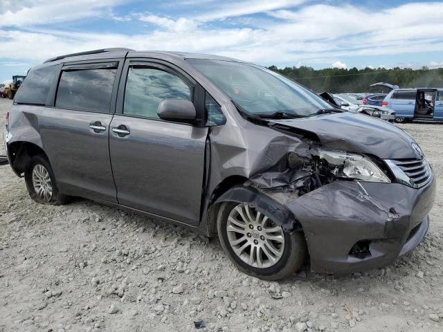 Photo 4 from auction – 2017 TOYOTA SIENNA XLE with VIN 5TDYZ3DC0HS783229