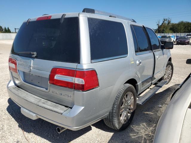 Photo 3 from auction – 2010 LINCOLN NAVIGATOR with VIN 5LMJJ2H56AEJ07421