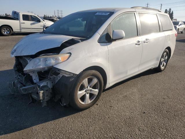 TOYOTA SIENNA LE 2016 with VIN 5TDKK3DC6GS716319 - Photo from auction