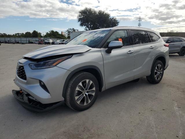 TOYOTA HIGHLANDER 2021 with VIN 5TDGZRAH9MS075098 - Photo from auction