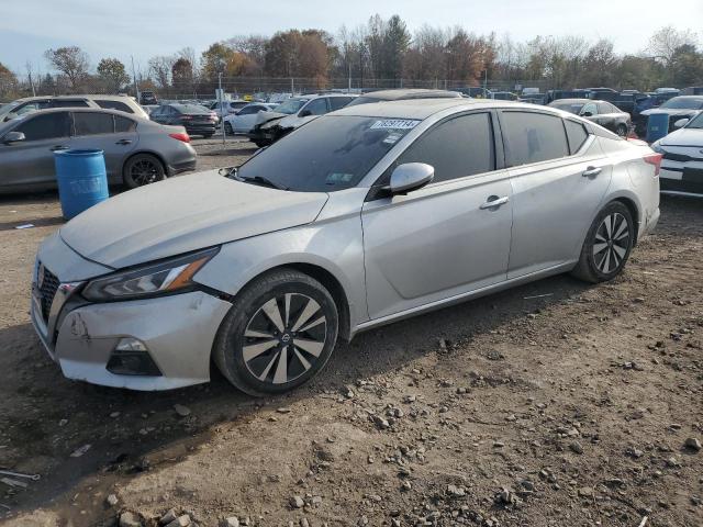 NISSAN ALTIMA SV 2019 with VIN 1N4BL4DVXKC106640 - Photo from auction