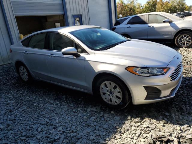 Photo 4 from auction – 2019 FORD FUSION S with VIN 3FA6P0G70KR162213