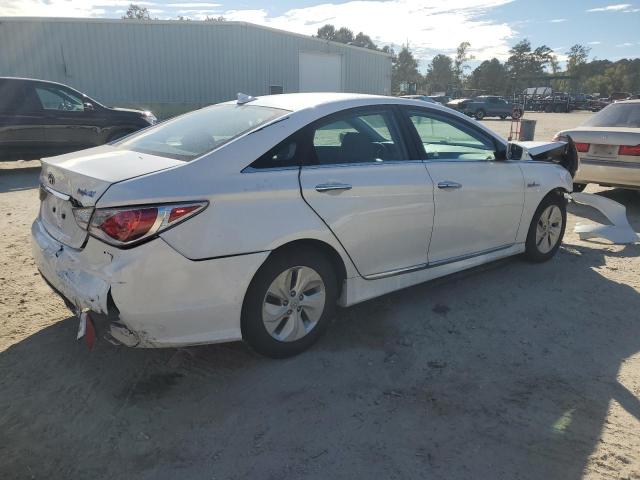 Photo 3 from auction – 2014 HYUNDAI SONATA HYB with VIN KMHEC4A47EA108280