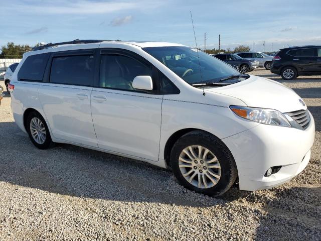 Photo 4 from auction – 2013 TOYOTA SIENNA XLE with VIN 5TDYK3DC3DS313470