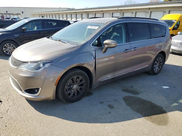 CHRYSLER PACIFICA T 2017 with VIN 2C4RC1BG8HR535089 - Photo from auction